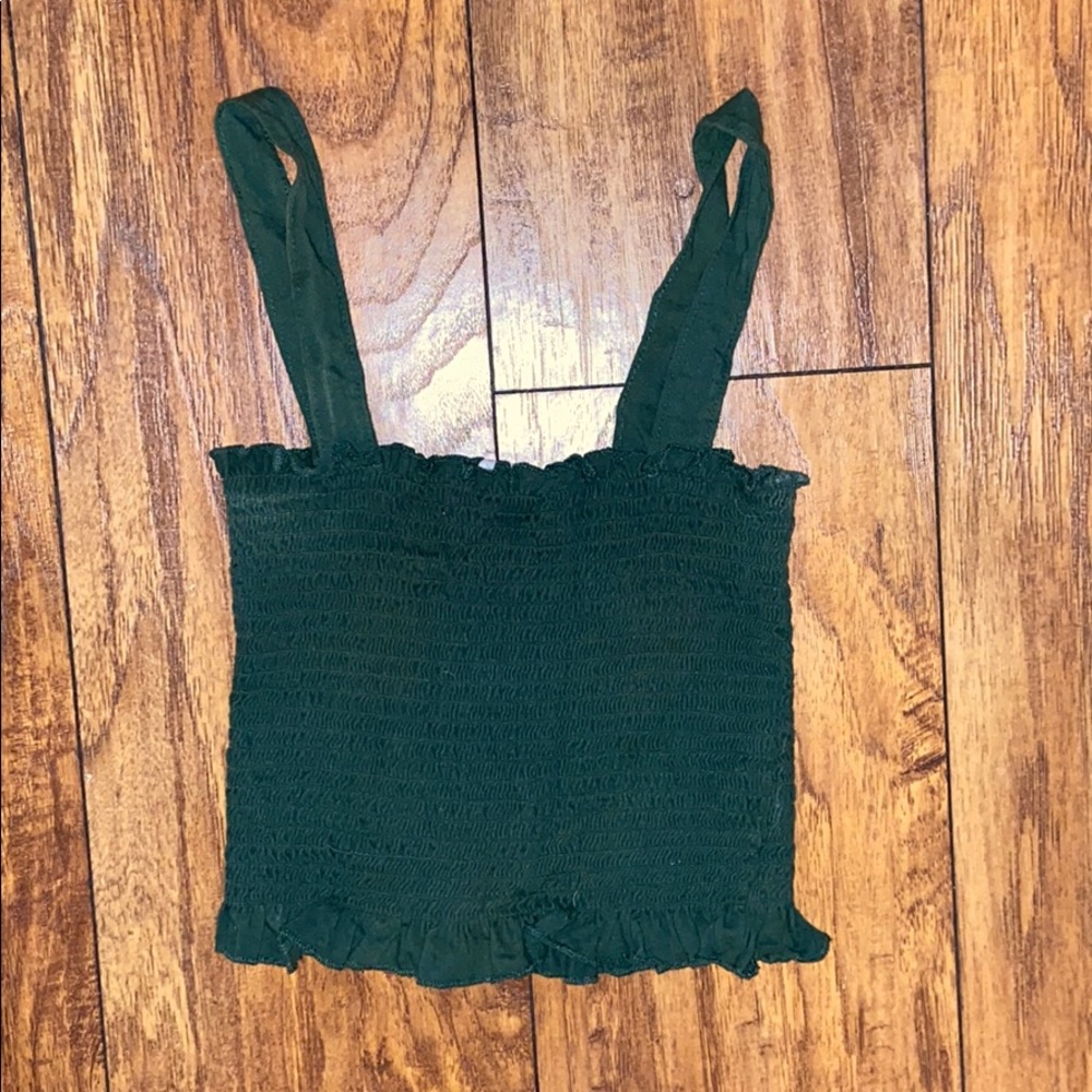 Me to we ruched green cropped tank top